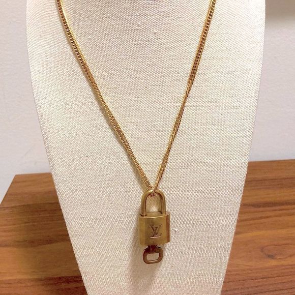 Louis Vuitton Lock & Key #314 on Market Chain Necklace. - Picture 1 of 5